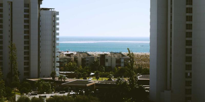 娱乐资讯新风向：搞笑视频如何成为全民喜乐见的快乐源泉