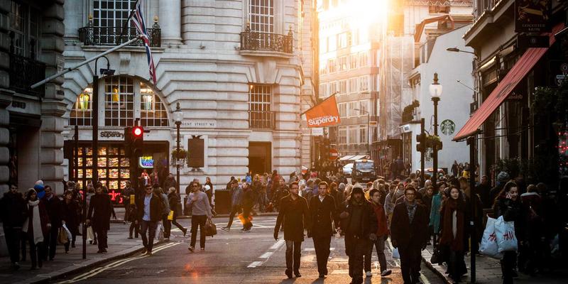 娱乐资讯的“在地化”突围：区域明星与本土文化如何重塑娱乐新闻传播格局