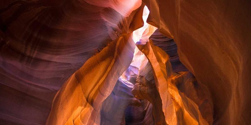 搞笑视频与明星八卦的二创边界：探讨喜乐见背后的版权迷思